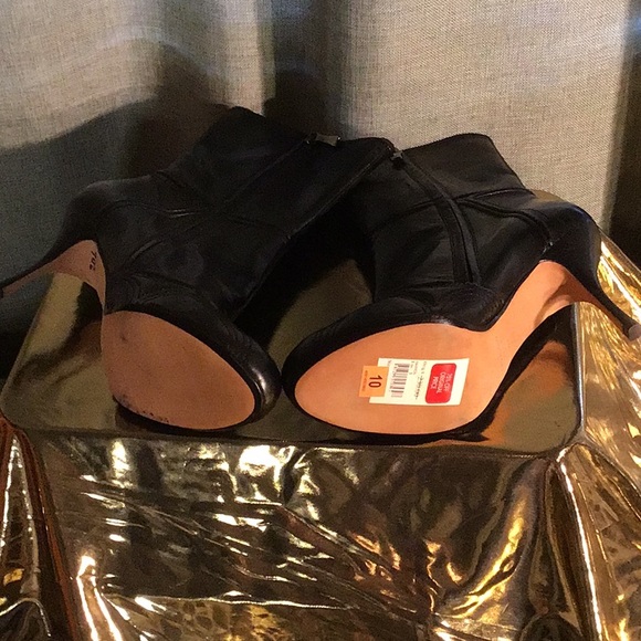 Max studio.com black leather booths NWOT - Picture 5 of 8